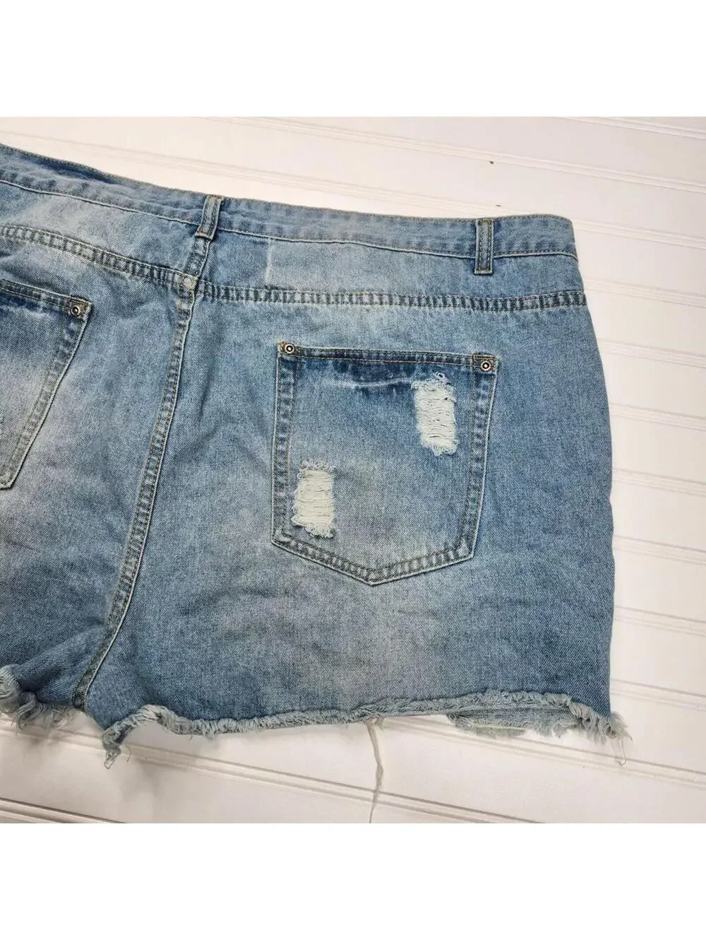 NWT High Rise Distressed Denim Shorts 24